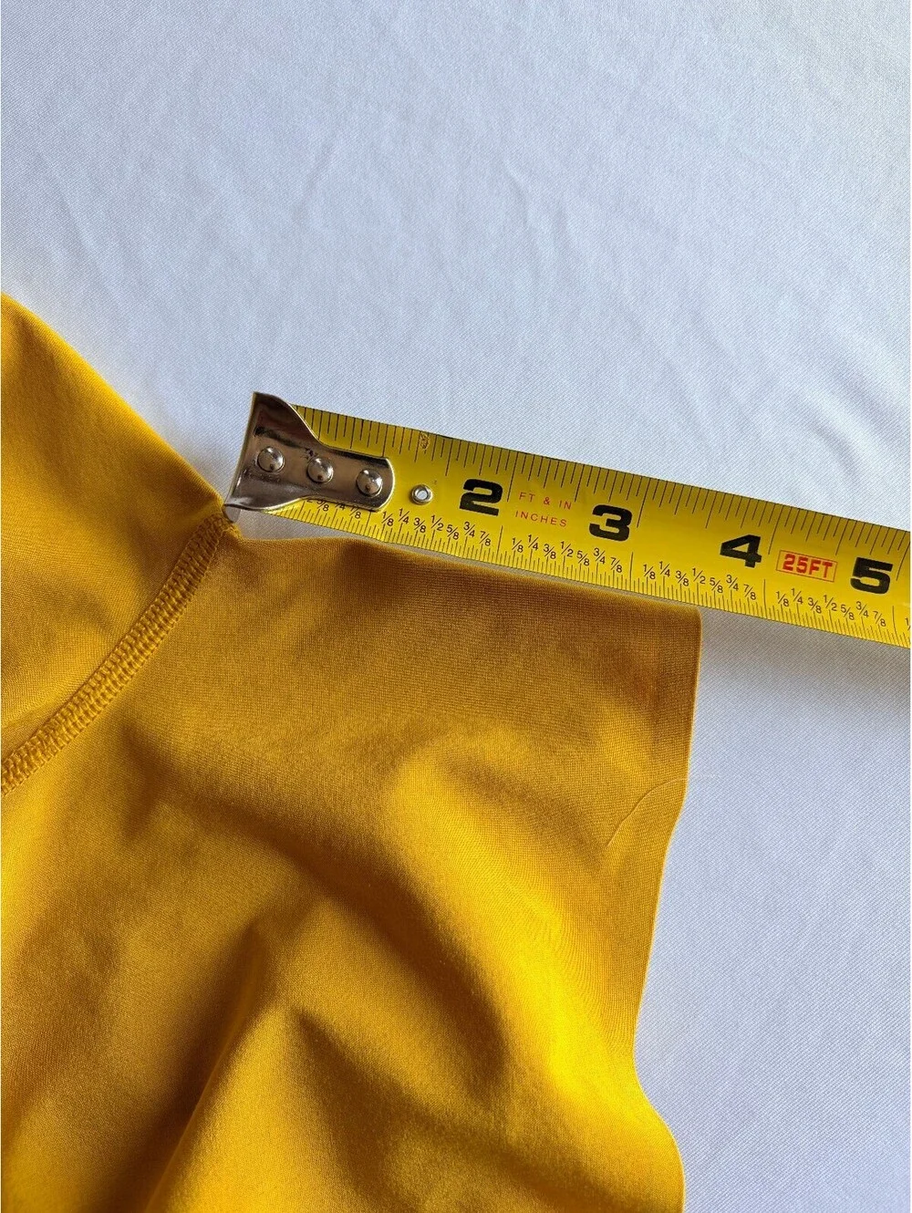 Lululemon Tracker Women’s Running Shorts Yellow Approx M 4 Inch Lined